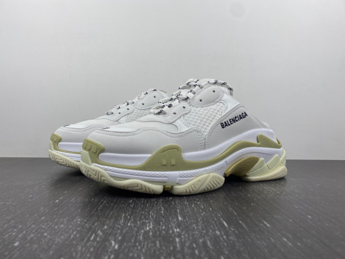 Ba*len*cia*ga triple s sneaker 80000101