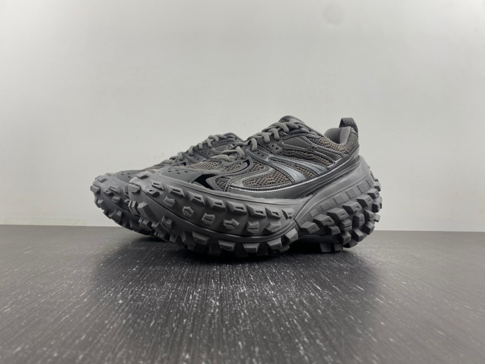 Ba*len*cia*ga defender sneaker