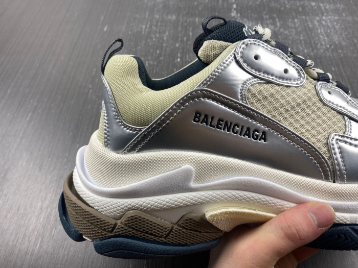 Ba*len*cia*ga triple s sneaker 80000138