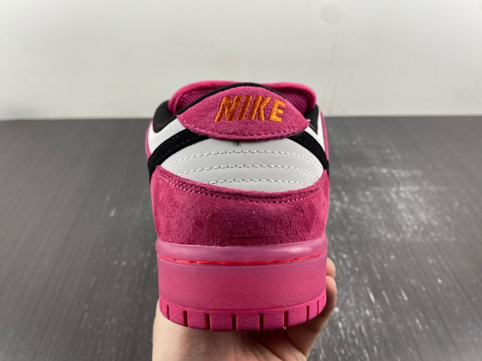 the powerpuff girls x nike sb dunk low “buttercup” fz8319-600
