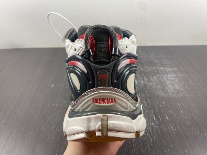 Ba*len*cia*ga runner sneaker