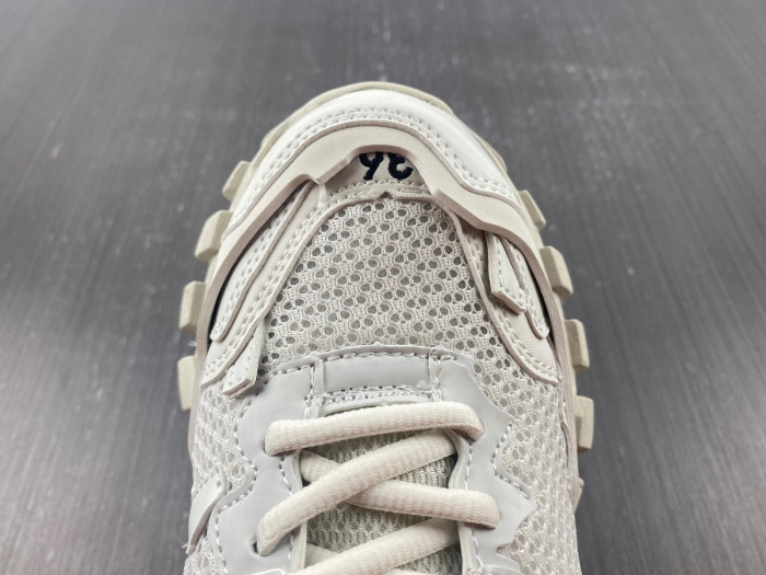 Ba*len*cia*ga track 8000035