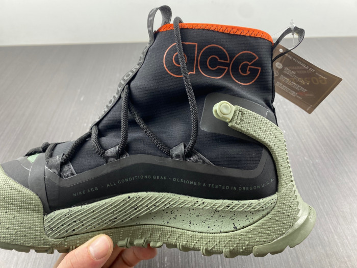 nike acg air terra antarktik