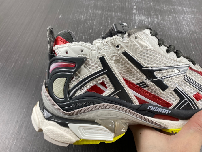 Ba*len*cia*ga runner sneaker
