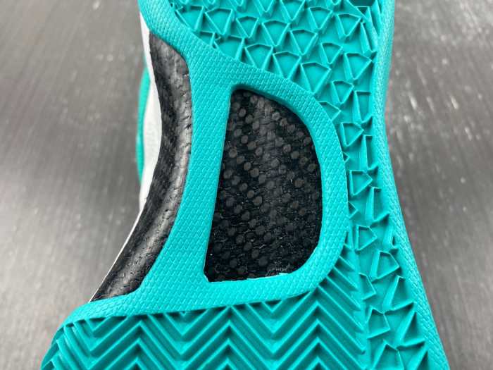 nike kobe 8 protro “radiant emerald” fq3549-101