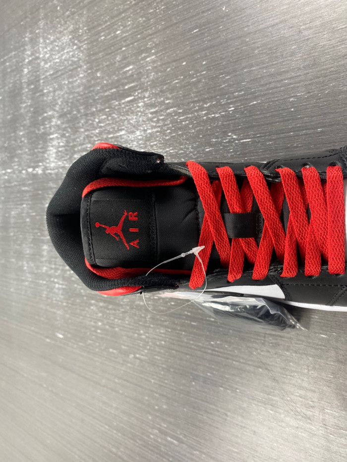 air jordan 1 mid “gym red” dq8426-106