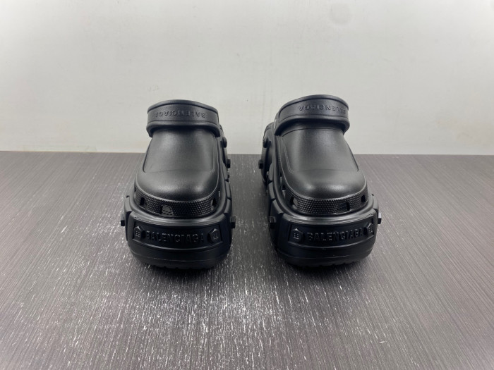 balenciag* sandal bs28