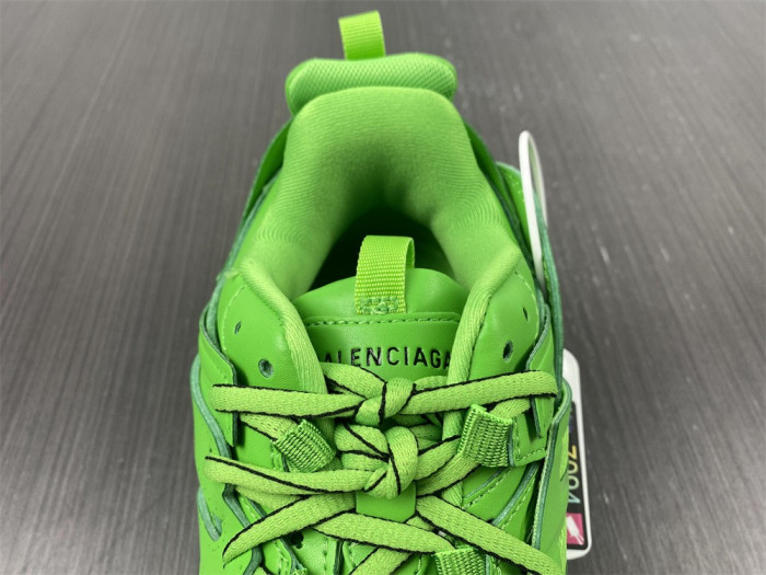 Ba*len*cia*ga track 8000003