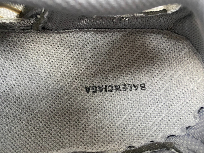 Ba*len*cia*ga track 8000004