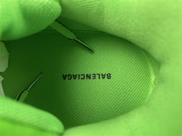 Ba*len*cia*ga track 8000003