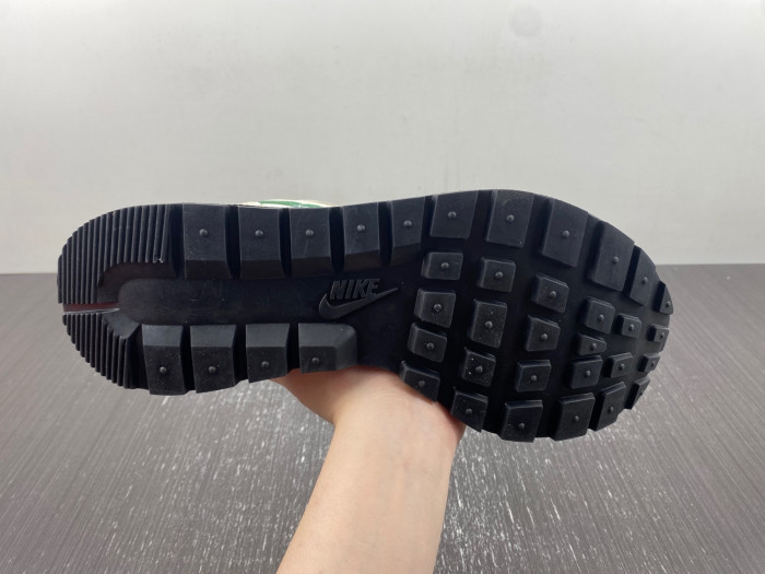 nike sacai x vaporwaffle ns11251
