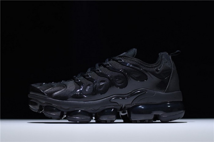 nike air vapormax plus triple black 924453-004