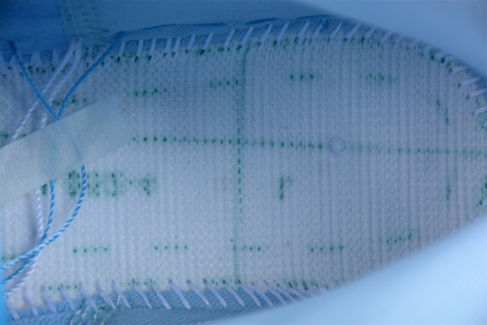 air jordan 1 mid “ice blue” 555112-401