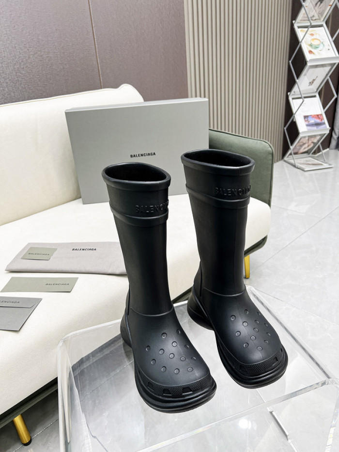 ba*len*cia*ga x Cr*0*s chunky rubber boots b02