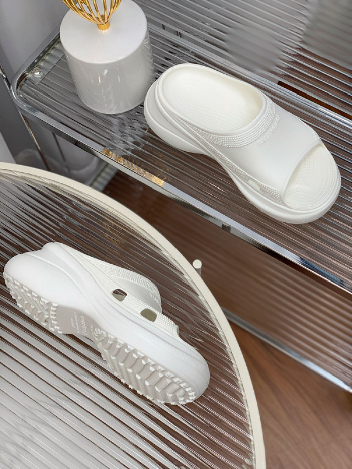 balenciag* sandal bs63