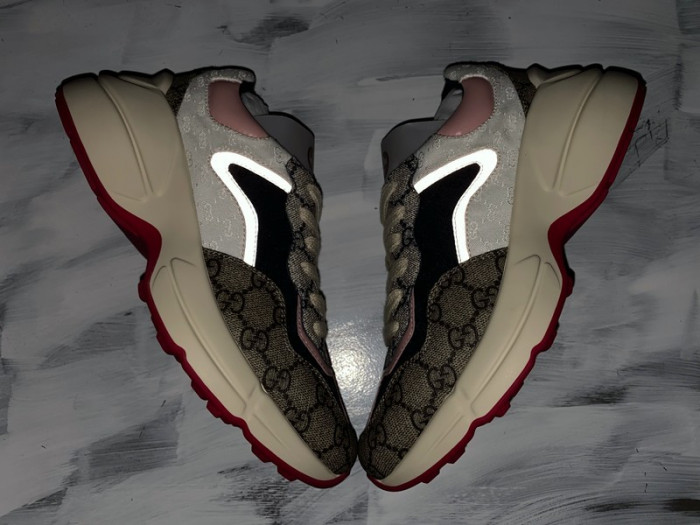 G*u*i* rhyton sneaker