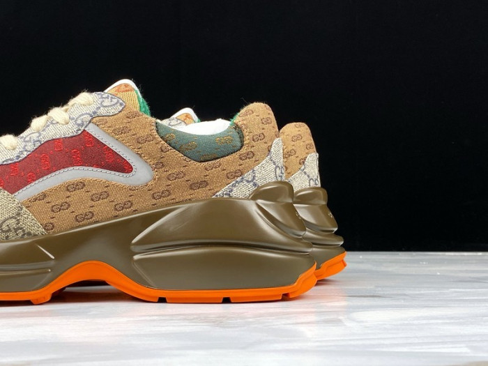 G*u*i* rhyton sneaker